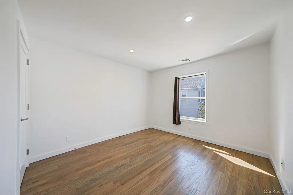 46 Maxwell Avenue Oyster Bay NY 11771