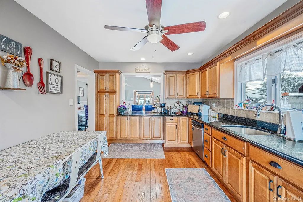 1560 A Street West Babylon NY 11704
