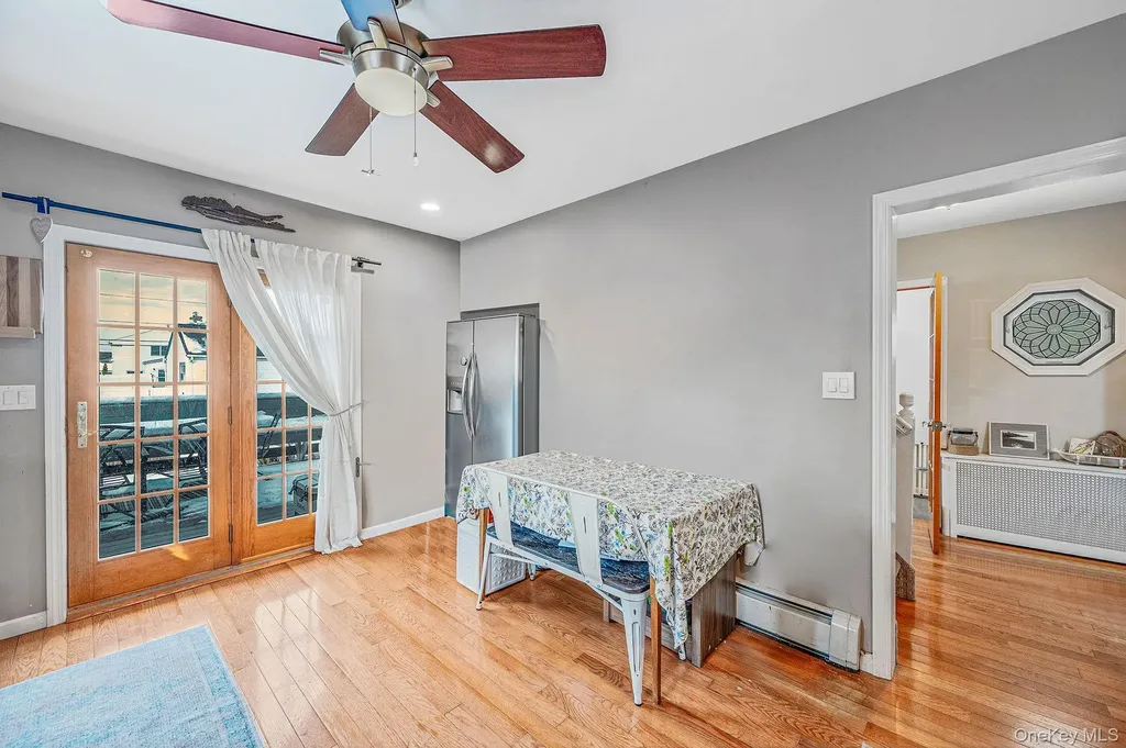 1560 A Street West Babylon NY 11704