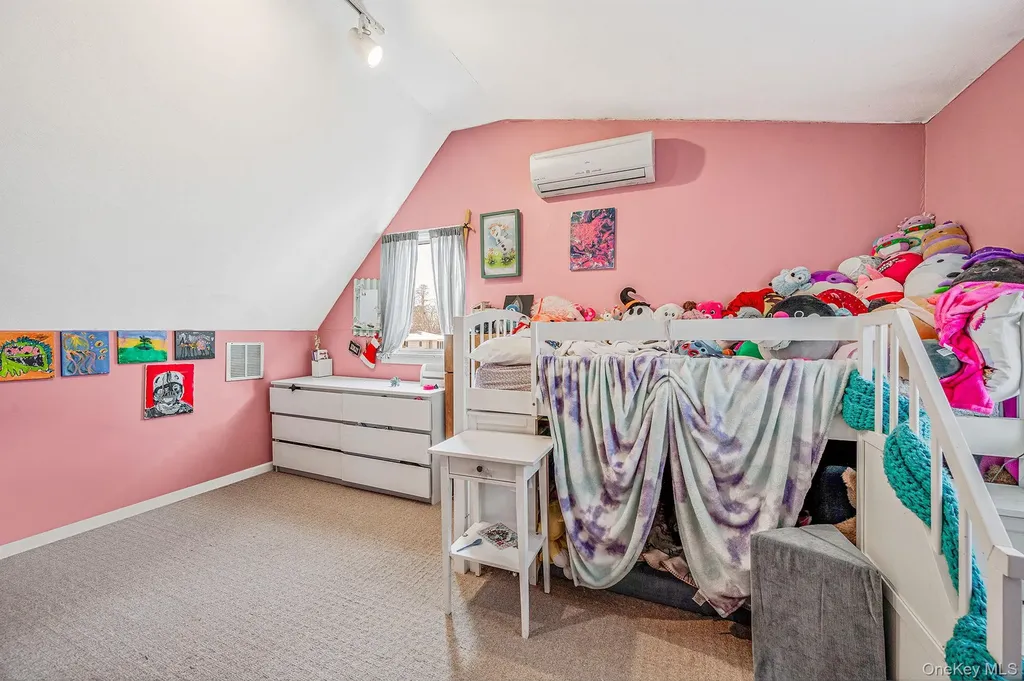1560 A Street West Babylon NY 11704
