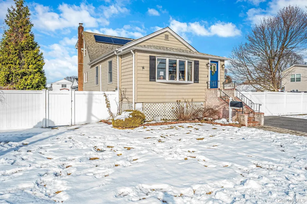 1560 A Street West Babylon NY 11704
