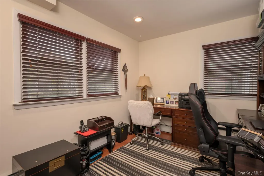8 Hillside Lane Syosset NY 11791