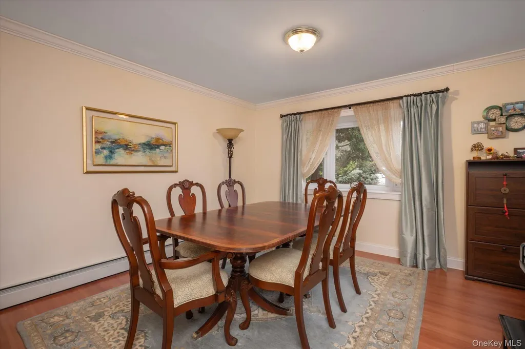 8 Hillside Lane Syosset NY 11791