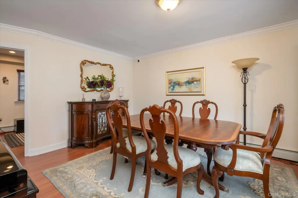 8 Hillside Lane Syosset NY 11791