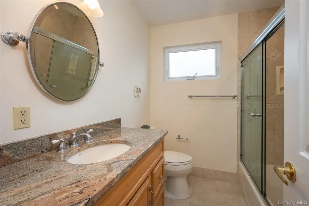 8 Hillside Lane Syosset NY 11791