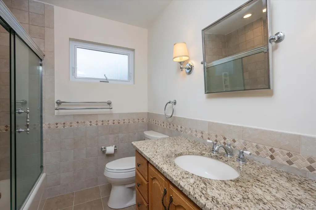 8 Hillside Lane Syosset NY 11791