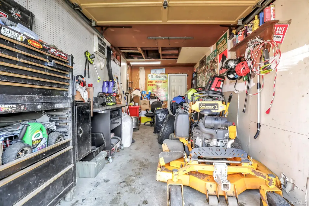 11 Seward Lane Stony Brook NY 11790