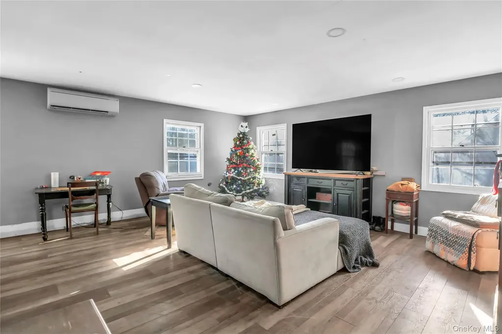 11 Seward Lane Stony Brook NY 11790