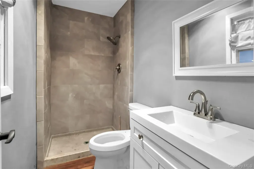 11 Seward Lane Stony Brook NY 11790