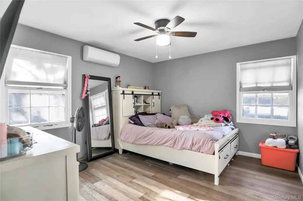 11 Seward Lane Stony Brook NY 11790