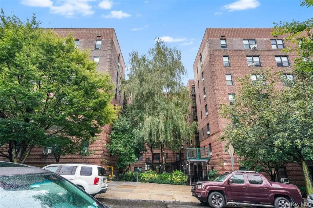 3840 Greystone Avenue Bronx NY 10463