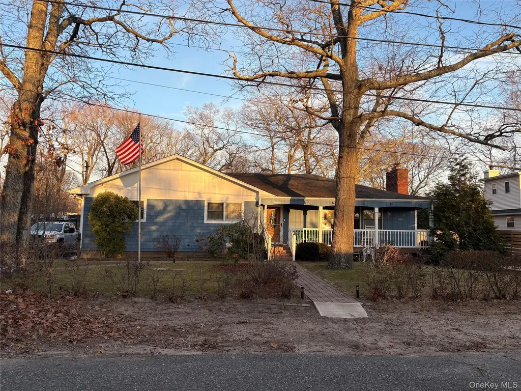 18 Tyte Drive Riverhead NY 11901