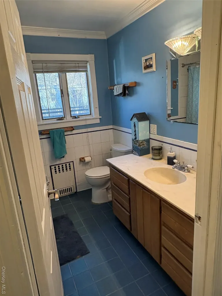 18 Tyte Drive Riverhead NY 11901