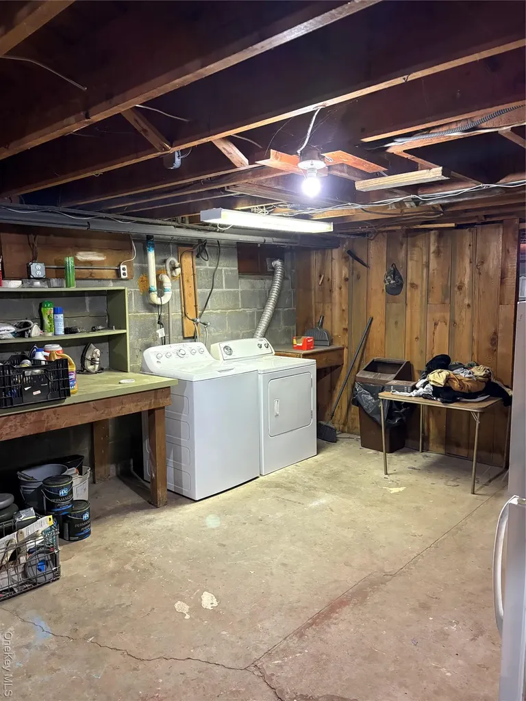 18 Tyte Drive Riverhead NY 11901