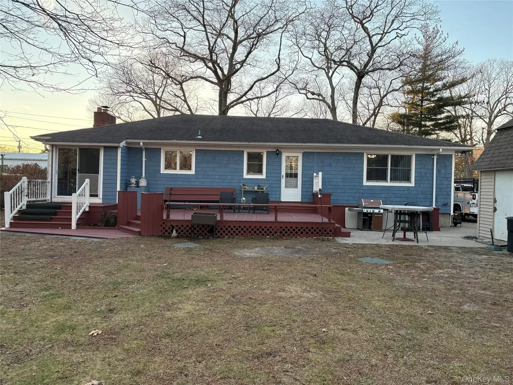 18 Tyte Drive Riverhead NY 11901