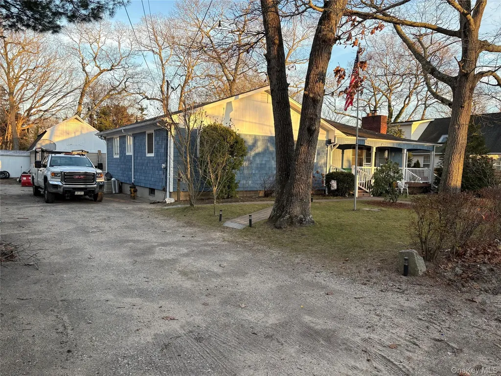 18 Tyte Drive Riverhead NY 11901