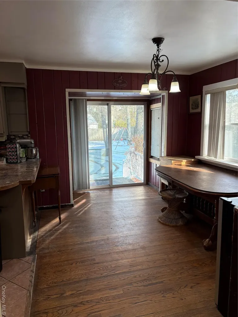 18 Tyte Drive Riverhead NY 11901