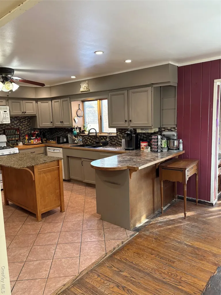 18 Tyte Drive Riverhead NY 11901