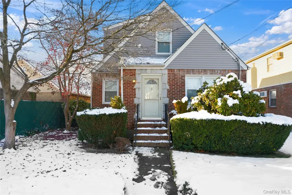 76 Westend Avenue Valley Stream NY 11580