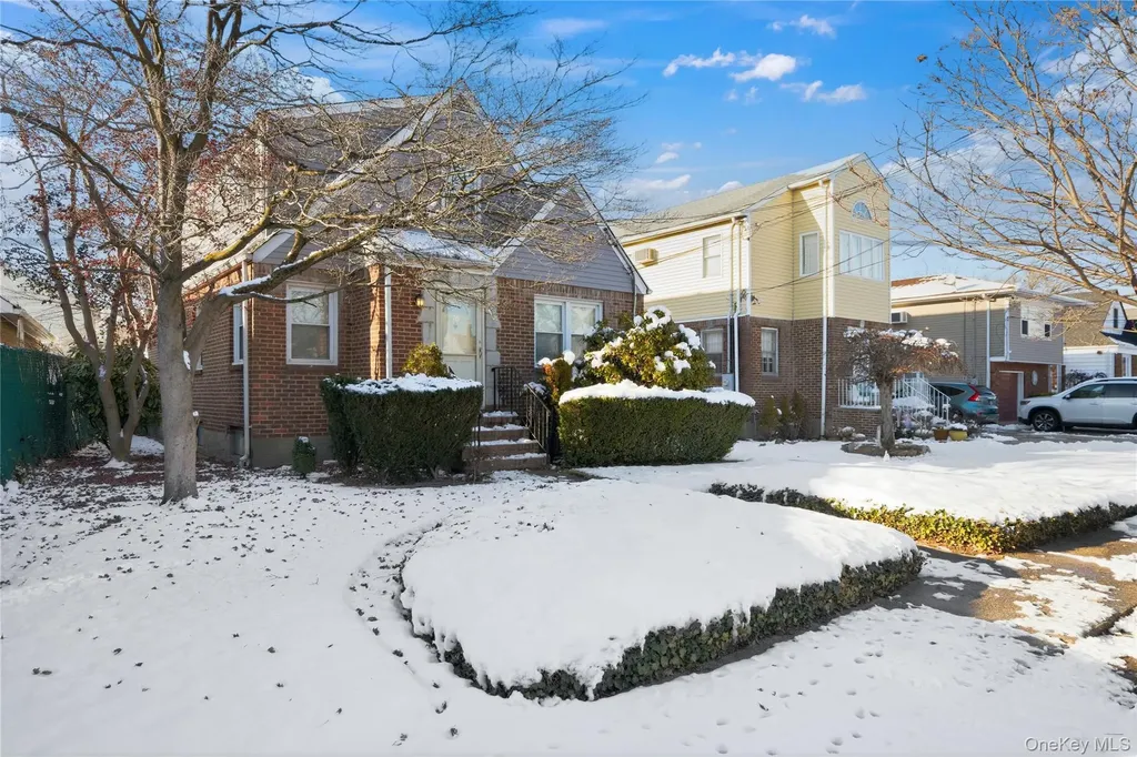 76 Westend Avenue Valley Stream NY 11580