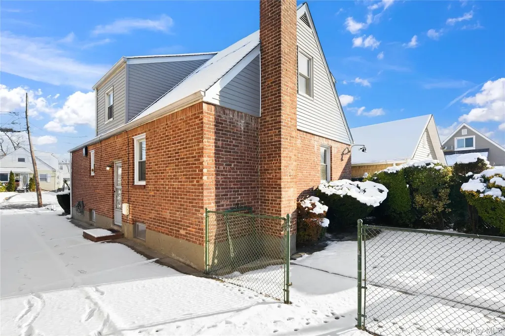 76 Westend Avenue Valley Stream NY 11580