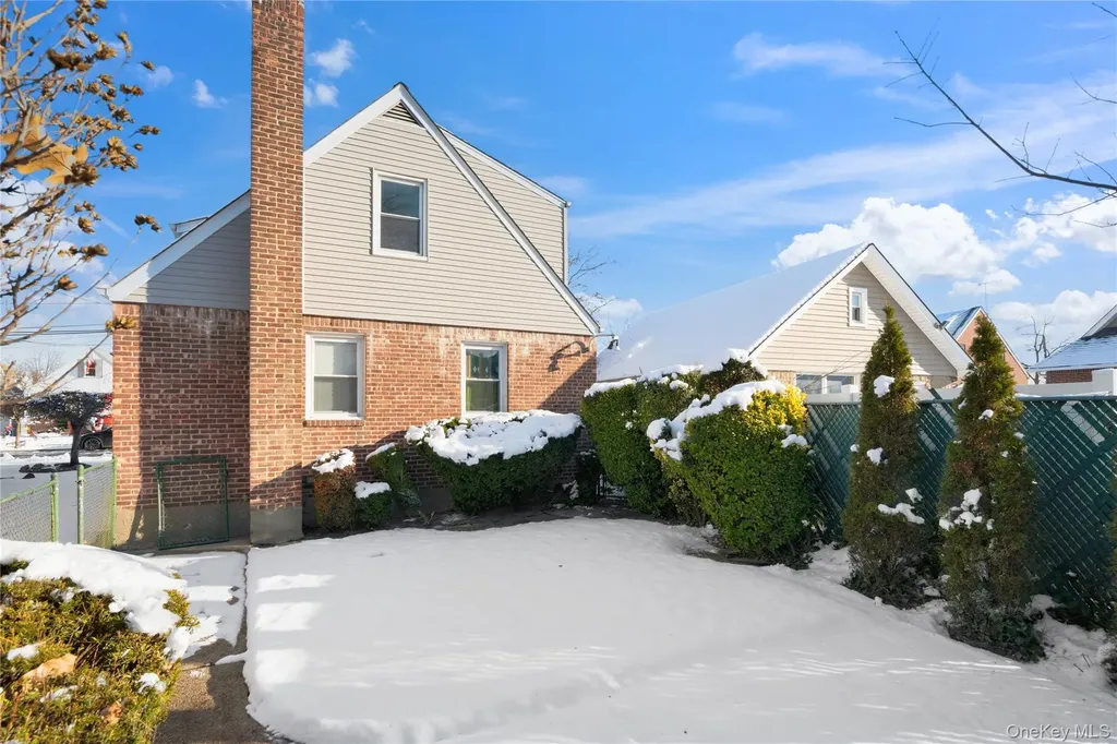 76 Westend Avenue Valley Stream NY 11580