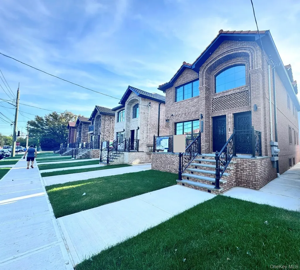 3824 215th Street Bayside NY 11361