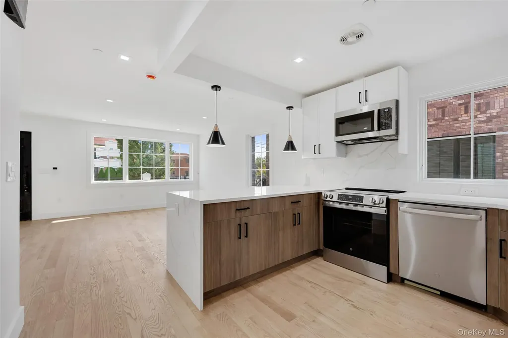 3824 215th Street Bayside NY 11361