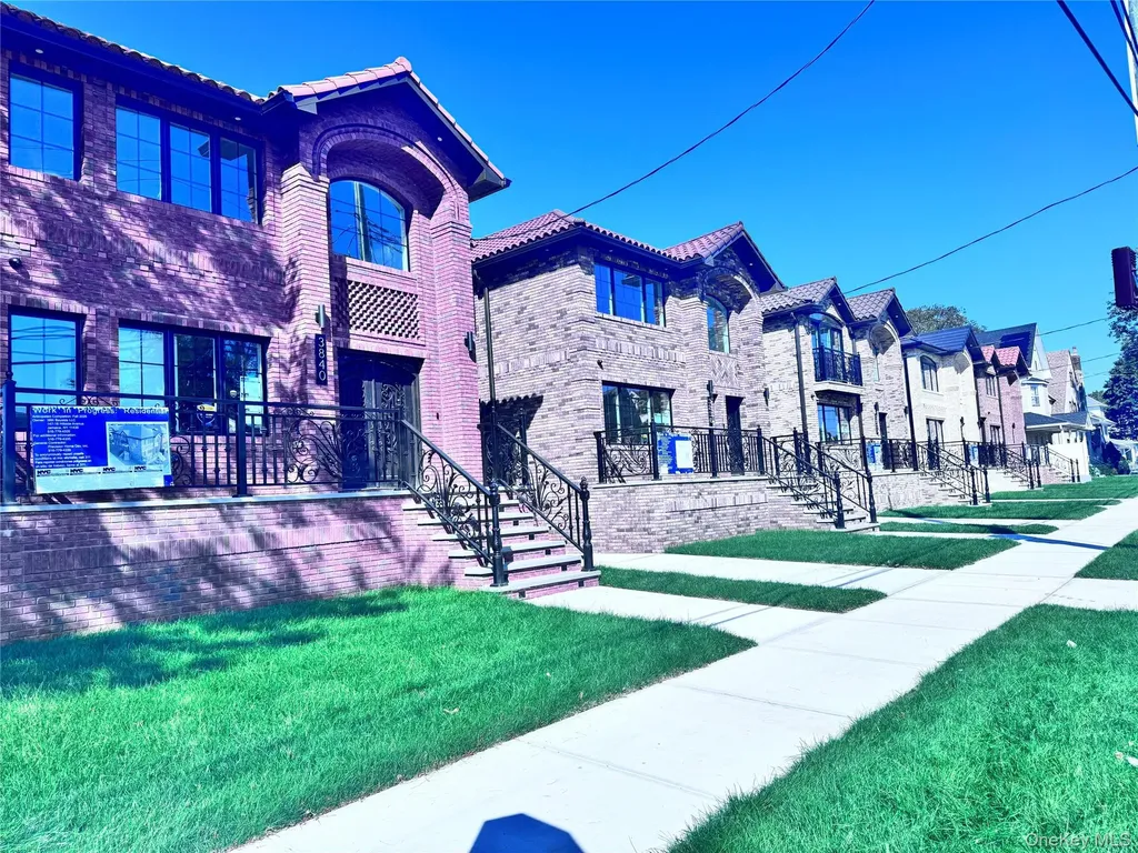 3824 215th Street Bayside NY 11361