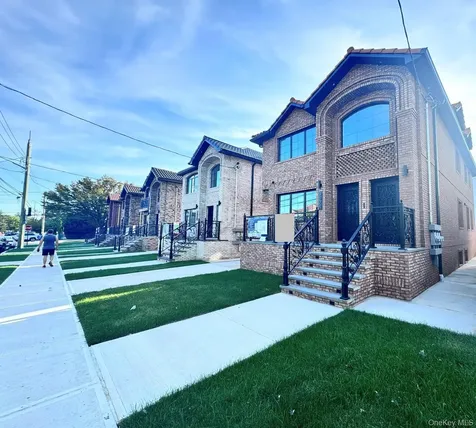 3824 215th Street Bayside NY 11361