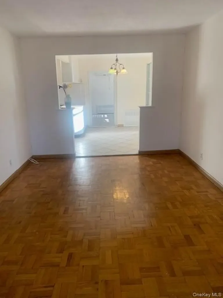 1052 Brinsmade Avenue Bronx NY 10465