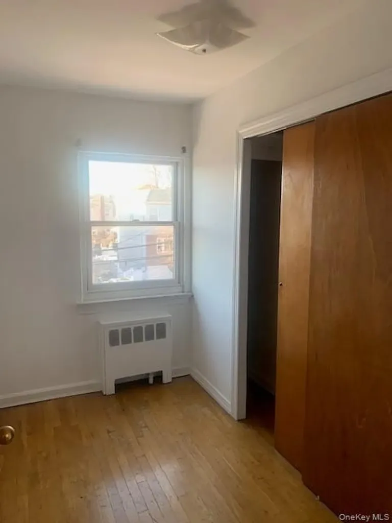 1052 Brinsmade Avenue Bronx NY 10465