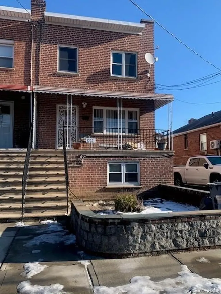 1052 Brinsmade Avenue Bronx NY 10465