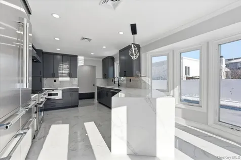 88 Mark Lane Atlantic Beach NY 11509