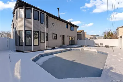 88 Mark Lane Atlantic Beach NY 11509