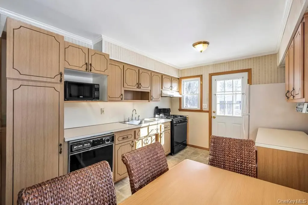 1611 Baldwin Boulevard Bay Shore NY 11706