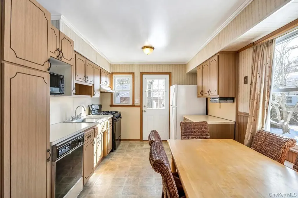 1611 Baldwin Boulevard Bay Shore NY 11706