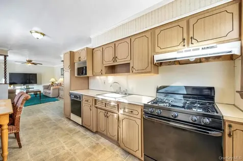 1611 Baldwin Boulevard Bay Shore NY 11706