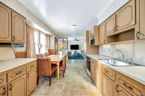 1611 Baldwin Boulevard Bay Shore NY 11706