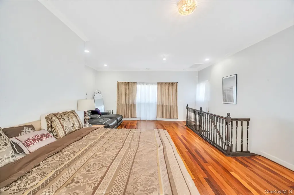 6 Regal Lane Levittown NY 11756
