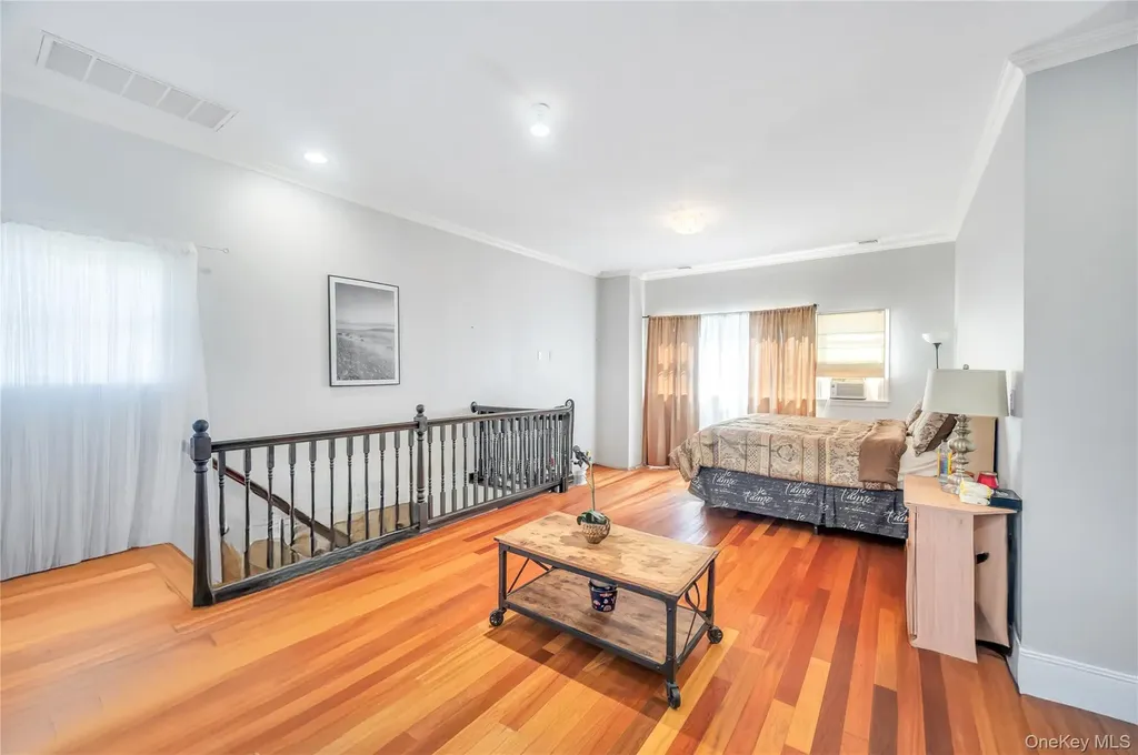 6 Regal Lane Levittown NY 11756