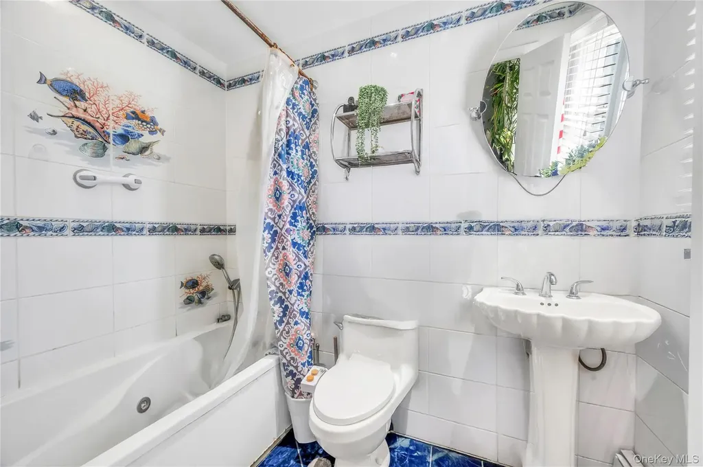 6 Regal Lane Levittown NY 11756