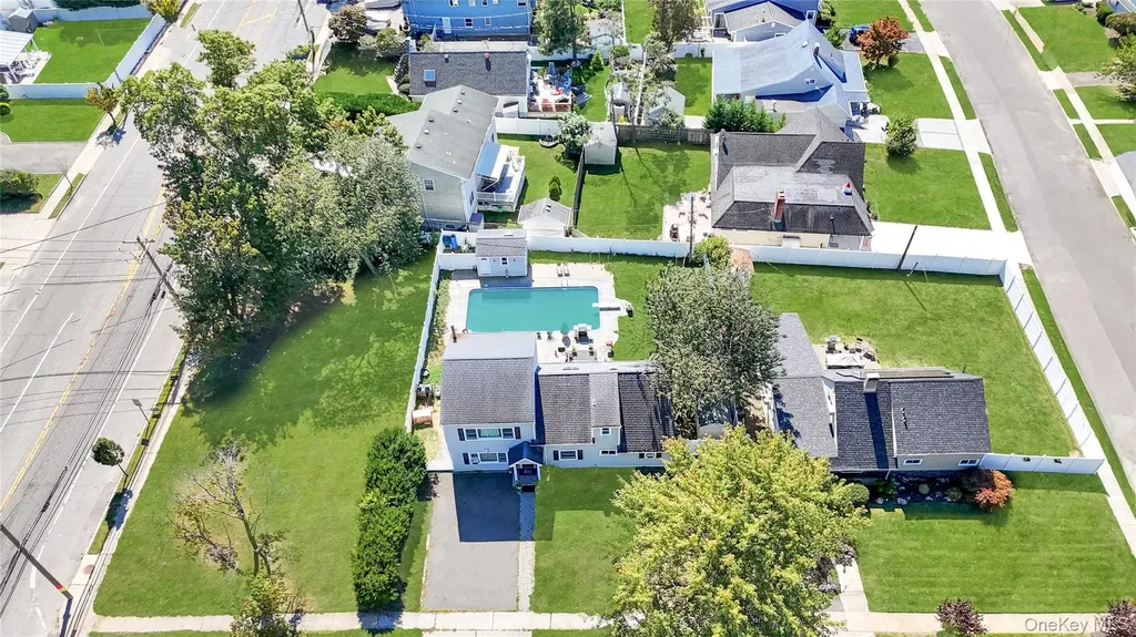 6 Regal Lane Levittown NY 11756