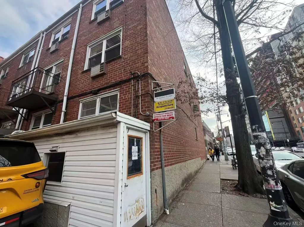 142-01 37th Avenue Flushing NY 11354