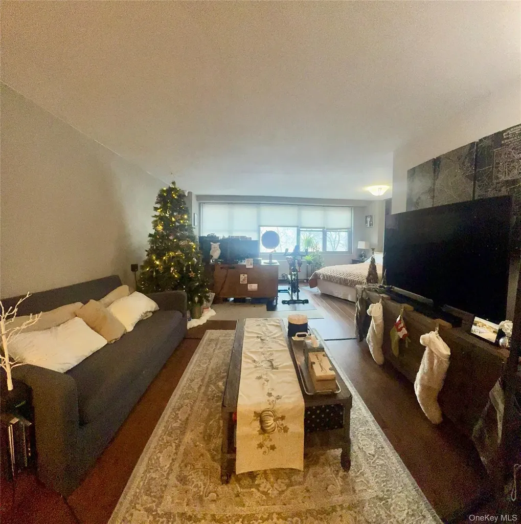 61-20 Grand Central Parkway Forest Hills NY 11375