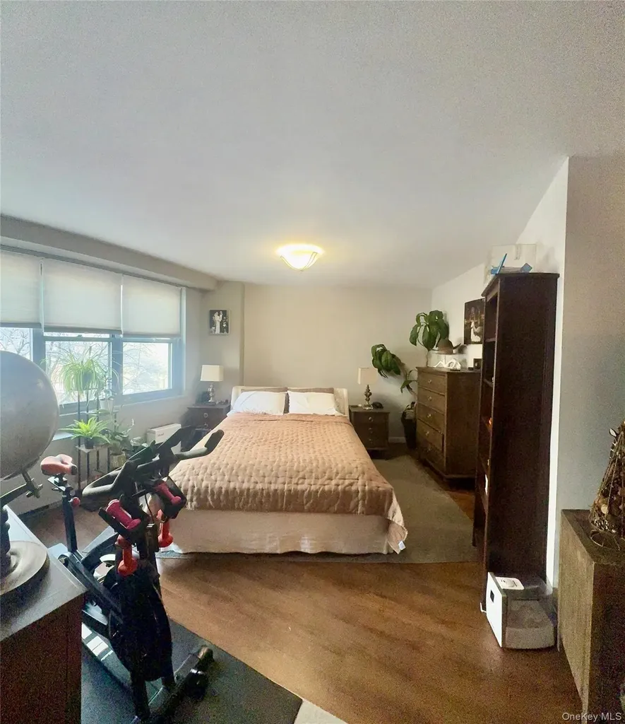 61-20 Grand Central Parkway Forest Hills NY 11375