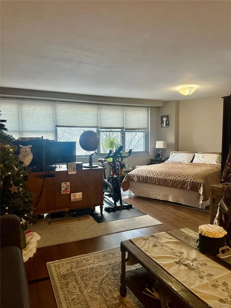61-20 Grand Central Parkway Forest Hills NY 11375
