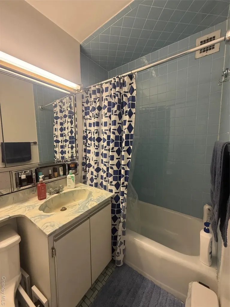 61-20 Grand Central Parkway Forest Hills NY 11375