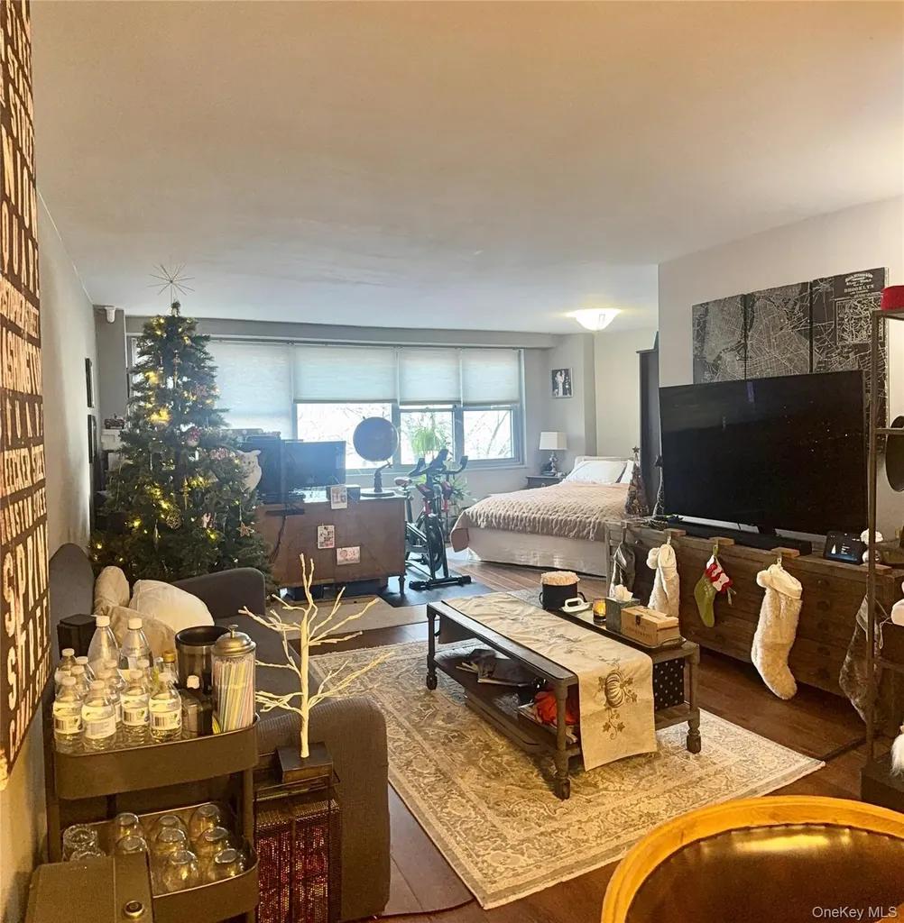 61-20 Grand Central Parkway Forest Hills NY 11375