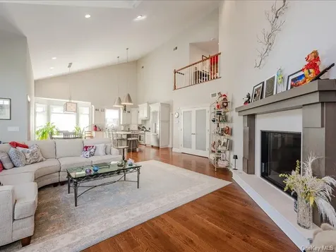 38 Fieldstone Lane Oyster Bay NY 11771